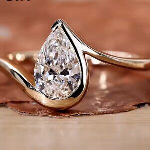2 Carat Lab Grown Pear Shape engagement Ring